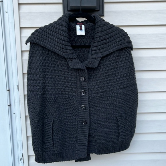 ESCADA LADIES CHARCOAL GRAY WOOL CAPE SWEATER-40